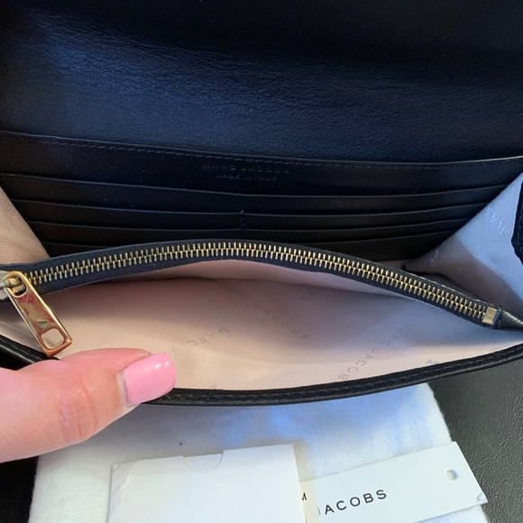 Marc Jacobs Wallet - Picture 4 of 8
